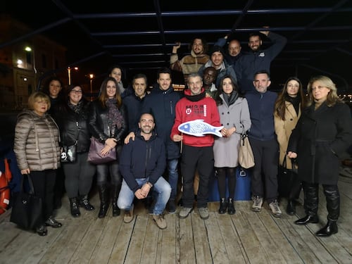Le sardine sulla nave della Ong: "Ultimi testimoni di umanità e giustizia"