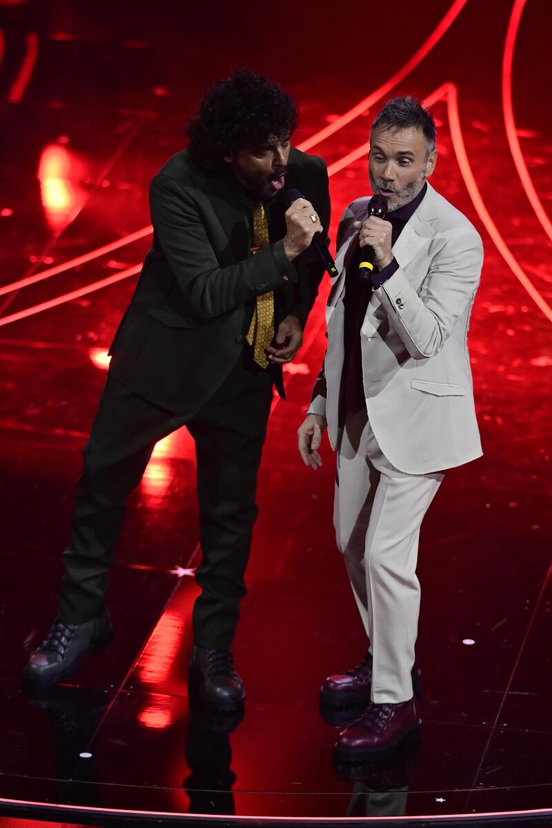 Sanremo 2024: ecco il look della quarta serata del Festival di Nek e Renga 4
