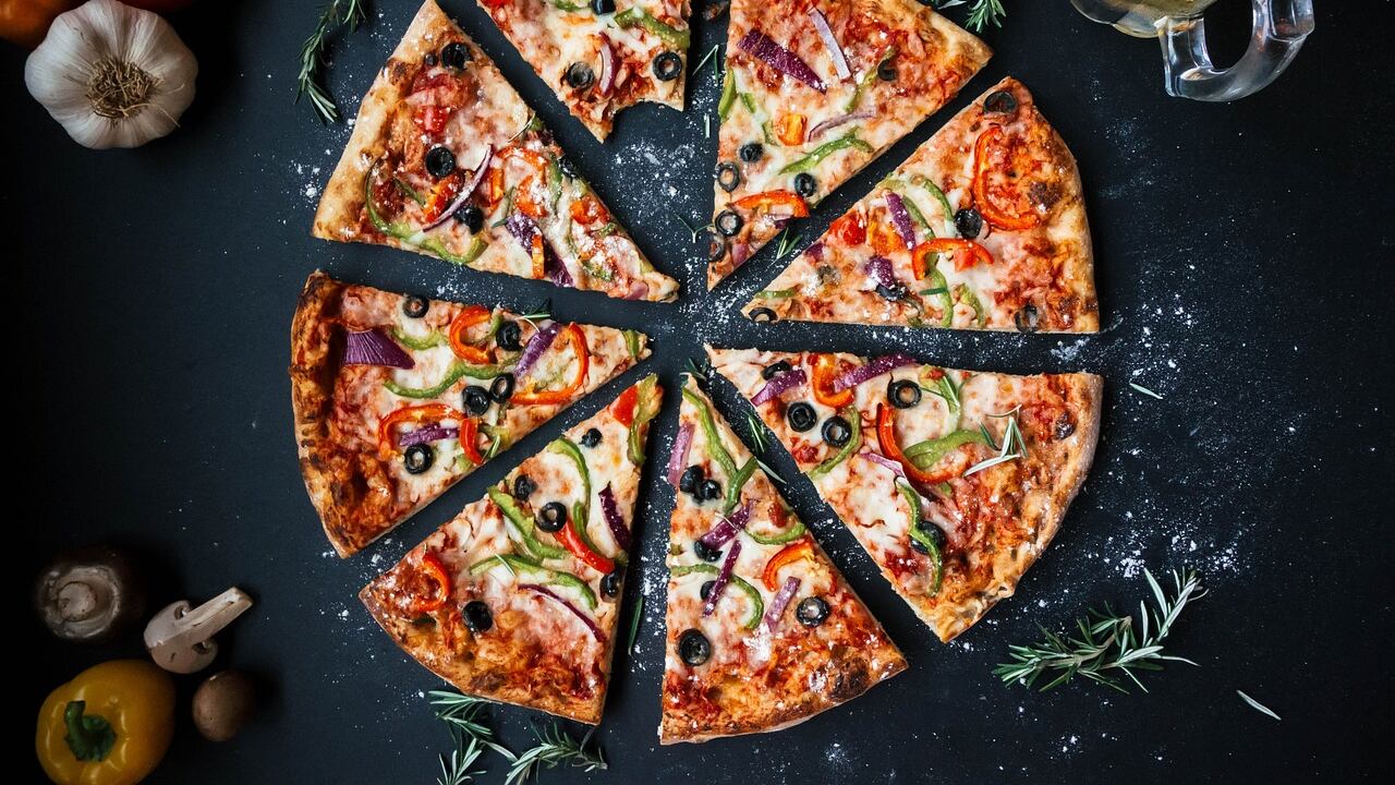 Il peso dei rincari? Si vede dalla pizza: ecco quanto costa adesso