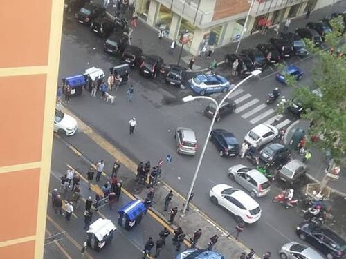 Roma, senza acqua da tre giorni: inquilini in rivolta occupano via Tiburtina