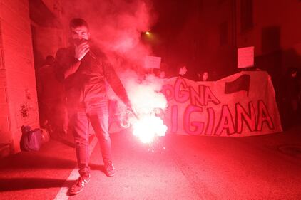 A Bologna sfilano gli antagonisti di Salvini 12