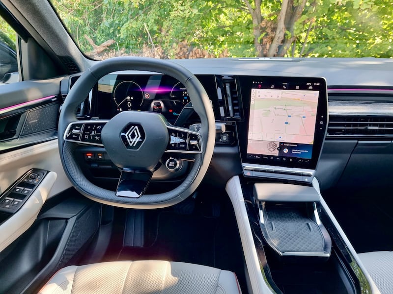 Renault Espace E-Tech: guarda la gallery del nuovo SUV sette posti 16
