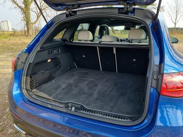 Mercedes-Benz GLC, guarda le foto 8