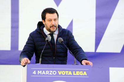 Salvini in piazza Duomo a Milano 15