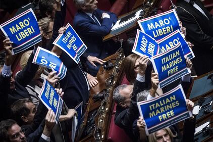 Marò, protesta di Forza Italia 4