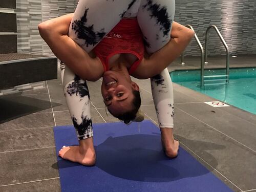 Miley Cyrus: "Baciatemi il c... se non votate Hillary Clinton"