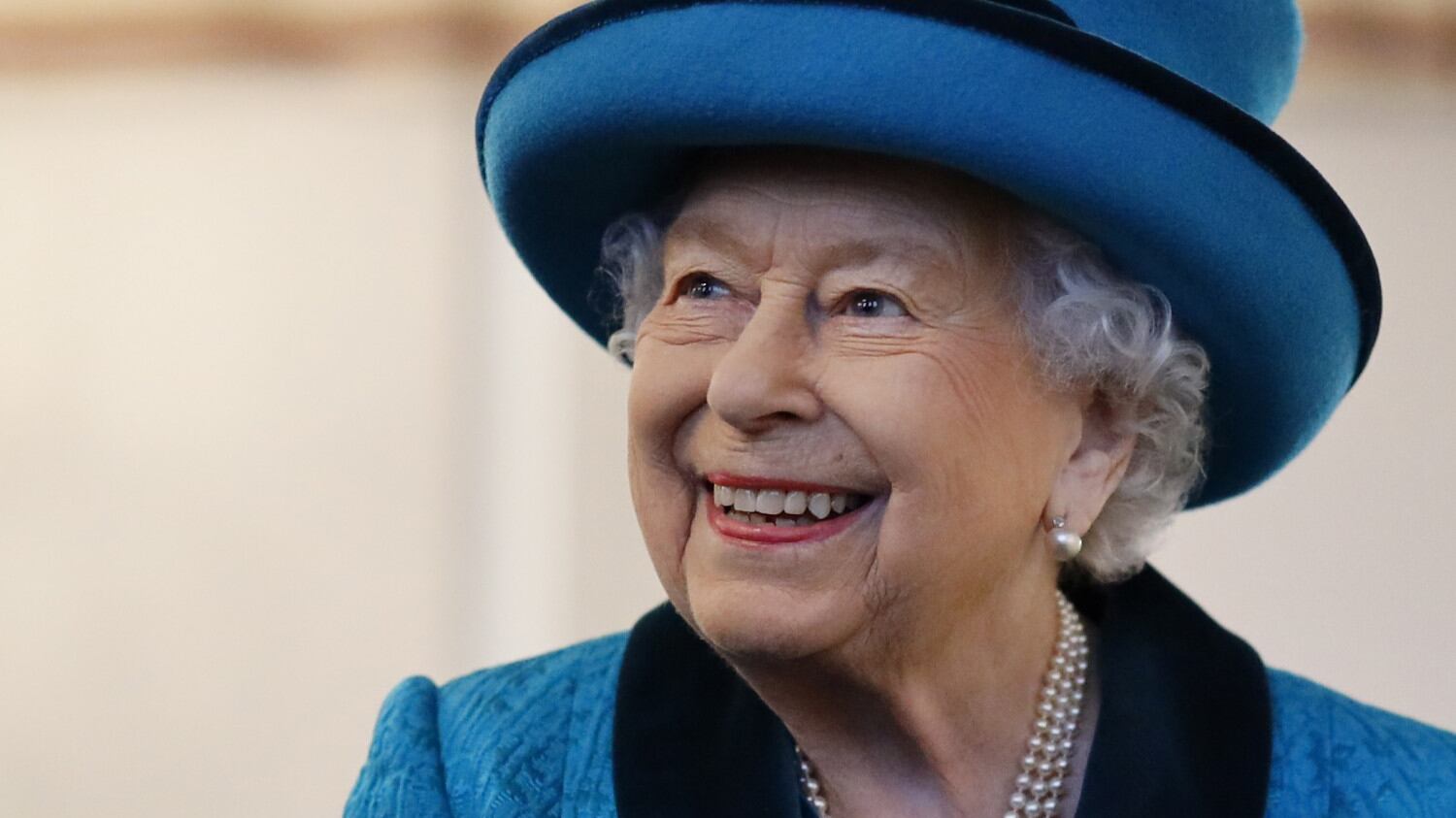 La Regina Elisabetta riappare dopo la fake news sulla sua morte