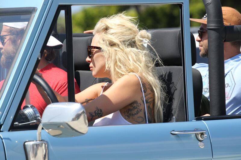 Lady Gaga dopo la spiaggia e con Bradley Cooper 21