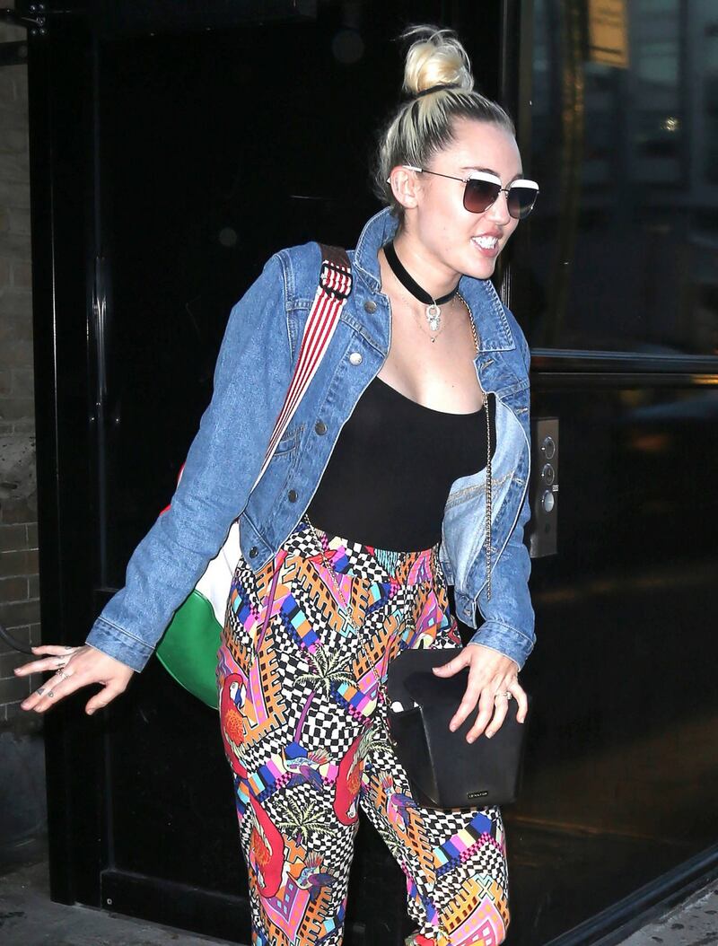 Miley Cyrus, twerking e linguacce sui social: foto 15
