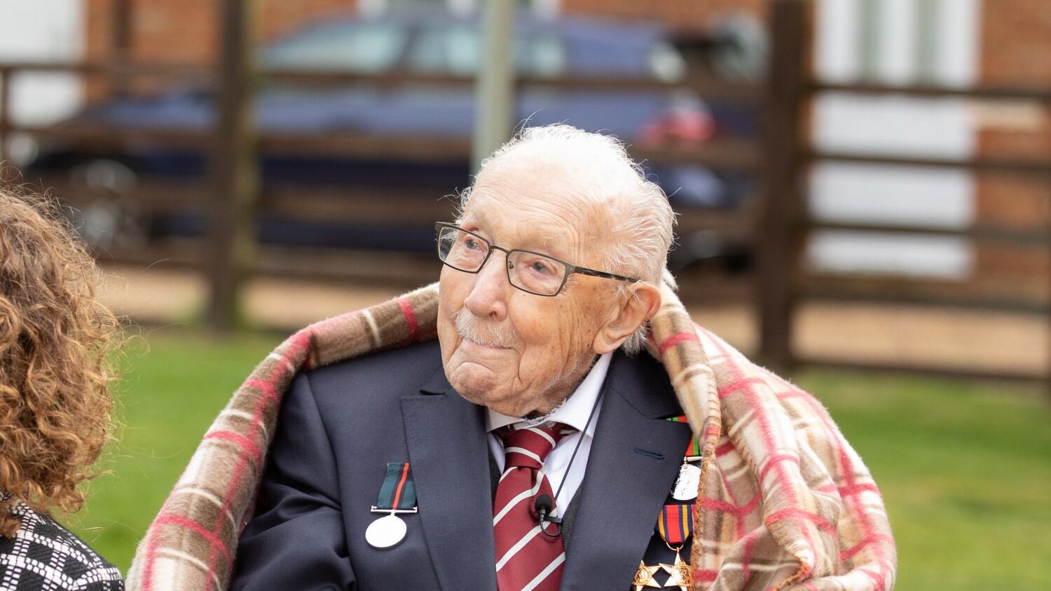 Morto di Covid "Captain Tom", il veterano eroe della pandemia