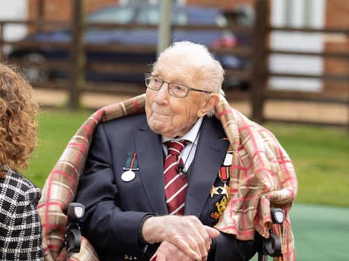 Morto di Covid "Captain Tom", il veterano eroe della pandemia
