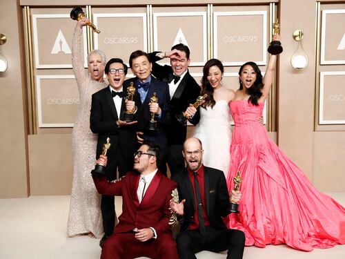 "Everything" stravince, l'Italia no. Niente di nuovo sul fronte dell'Oscar multiverso