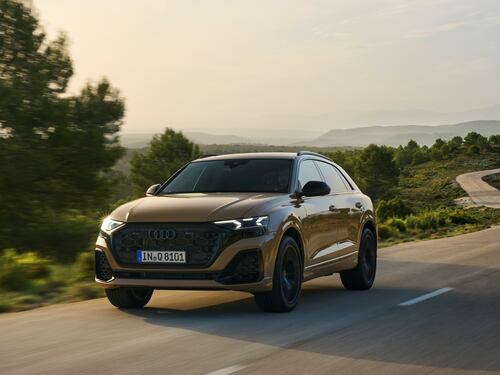 Audi Q8, l'imponente SUV si rifà il look