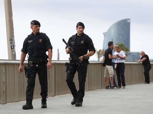 Barcellona, Catalogna smentisce Madrid: "La cellula non è smantellata"