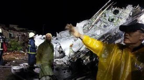Taiwan, incidente aereo: oltre 50 morti