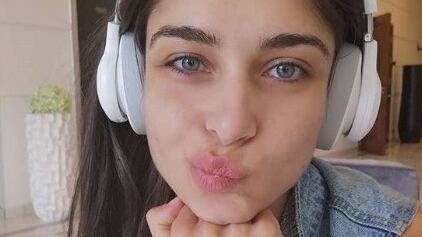 Ambra Lombardo racconta il suo passato di violenze: "Mi metteva le mani al collo..."