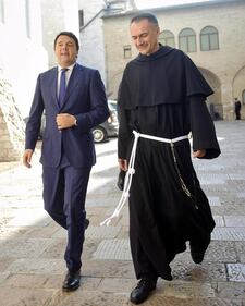 Renzi in pellegrinaggio ad Assisi 1