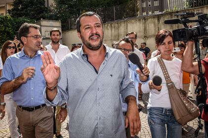 Moschea di via Cavalcanti, il presidio della Lega 5