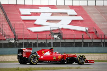 Super Hamilton, pole position a Shanghai 2