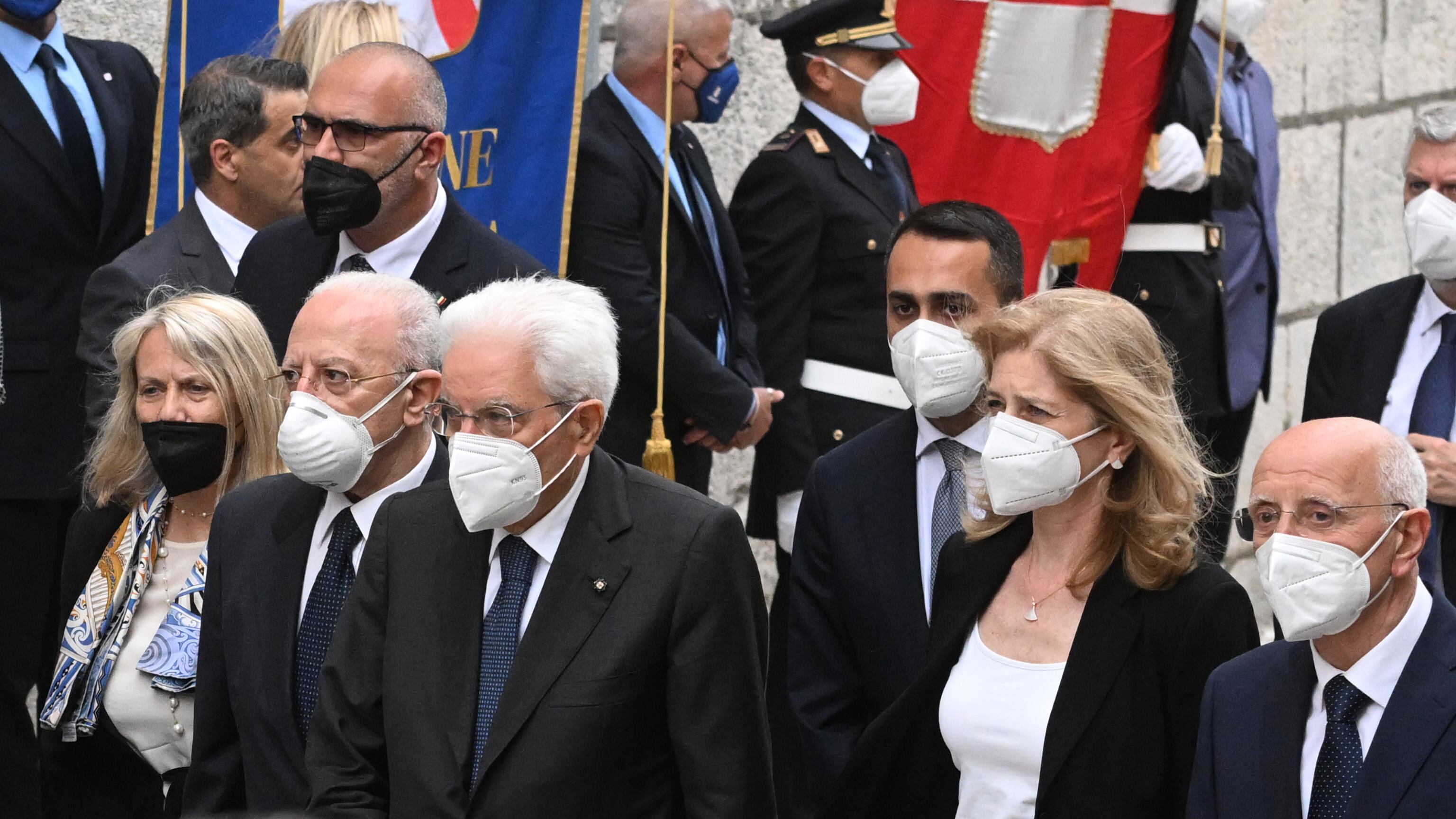 Omaggio a De Mita dal "colonnello" Mattarella. L'eterno potere della sinistra democristiana