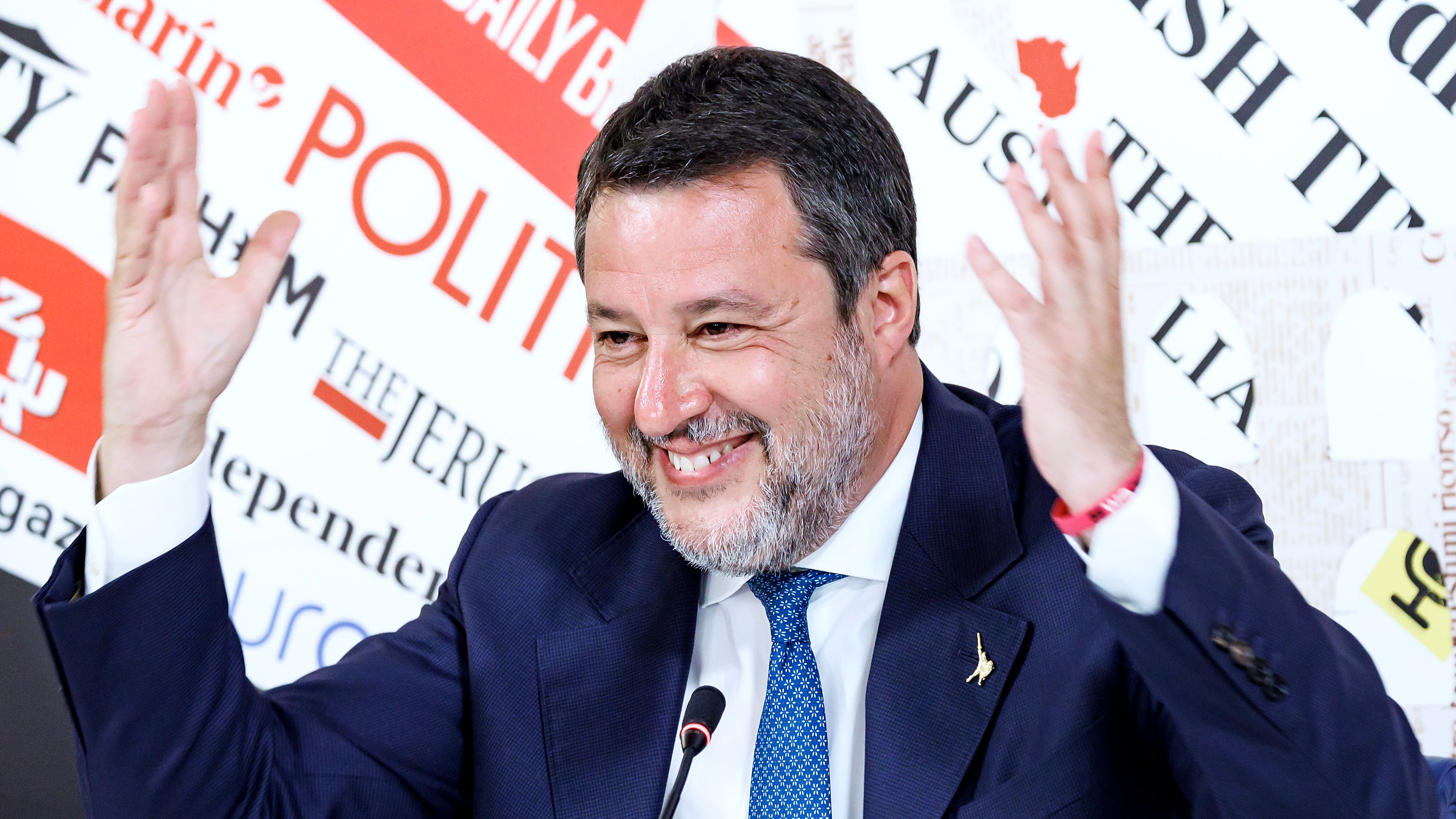 Salvini evoca le urne poi smonta il caso Tajani: "Fine naturale"