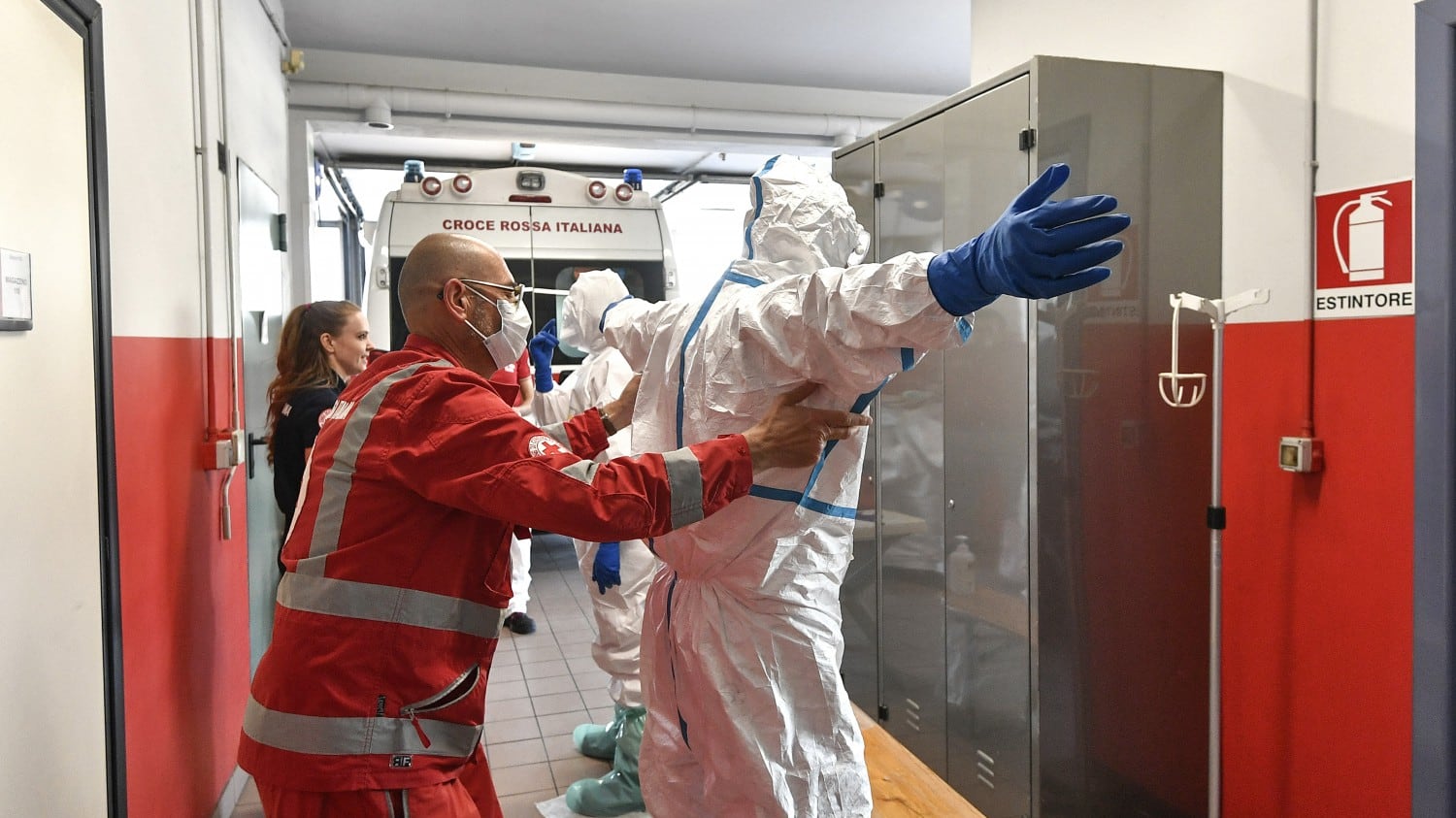 Contagio, continua la frenata. Il Paziente 1: "Si può guarire"