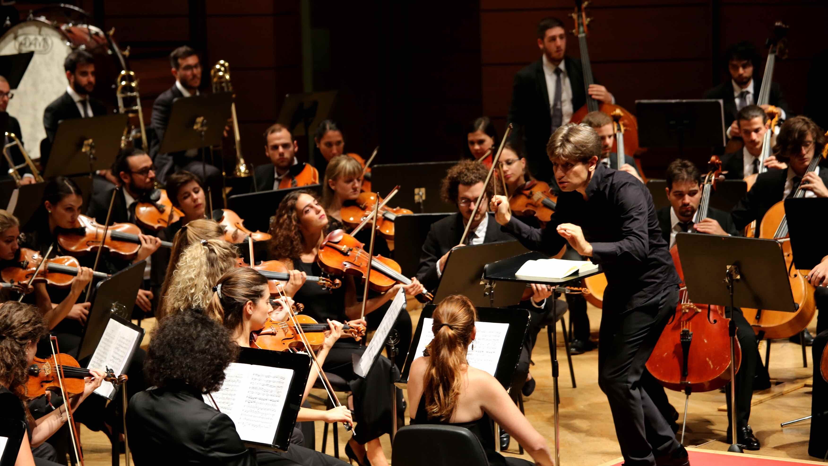 Alla Milano in musica serve una regia