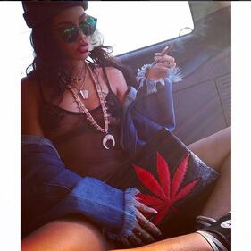 Rihanna choc festeggia la giornata della cannabis 1