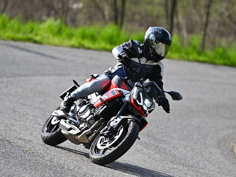 Prova Aprilia Tuono 457