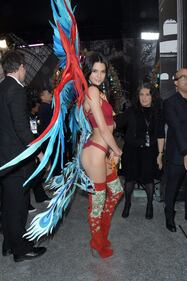 Kendall Jenner lato b per Love Magazine 29