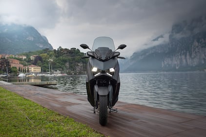 Yamaha XMAX 300 Tech Max: guarda la gallery 7
