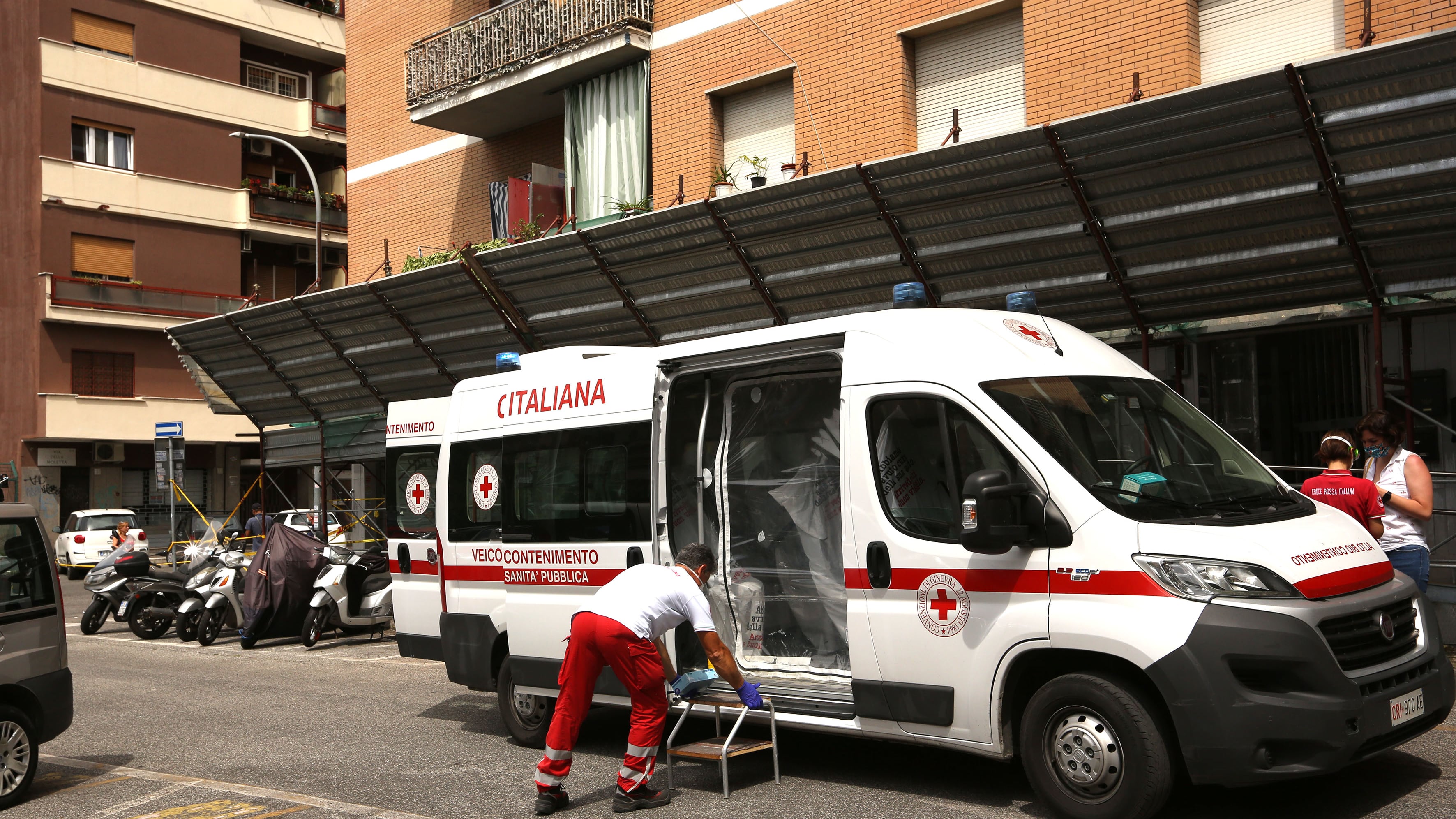 Due focolai, c'è un caso Roma. Paura nel palazzo "okkupato"