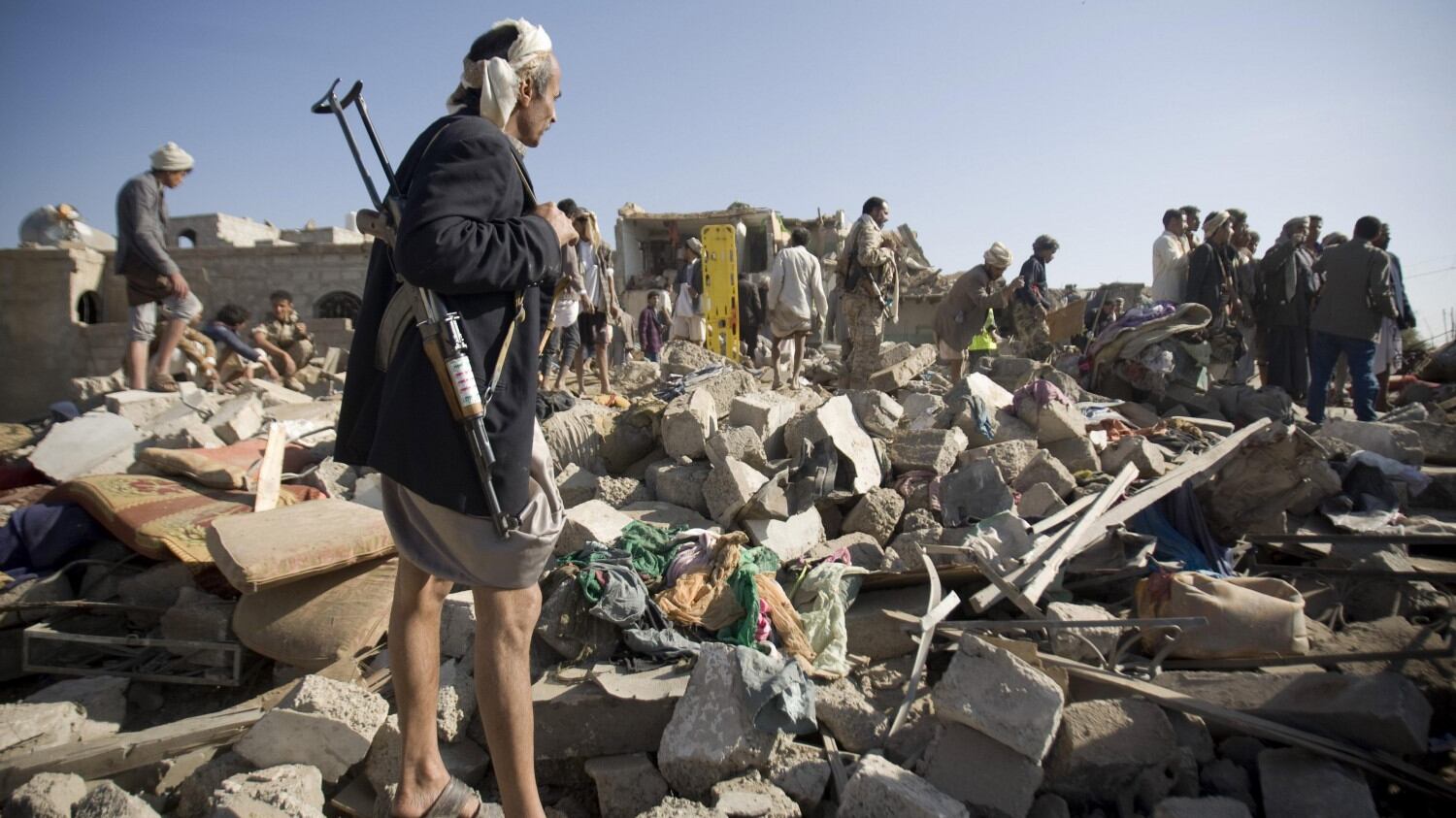 Lo Yemen bombardato nella notte. "Pronti ad attaccare anche via terra"