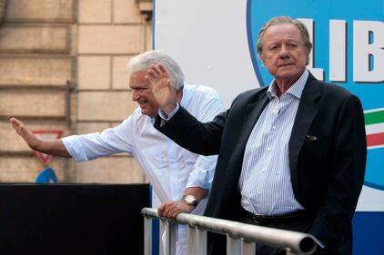 I vertici Pdl alla manifestazione in sostegno del Cav 7