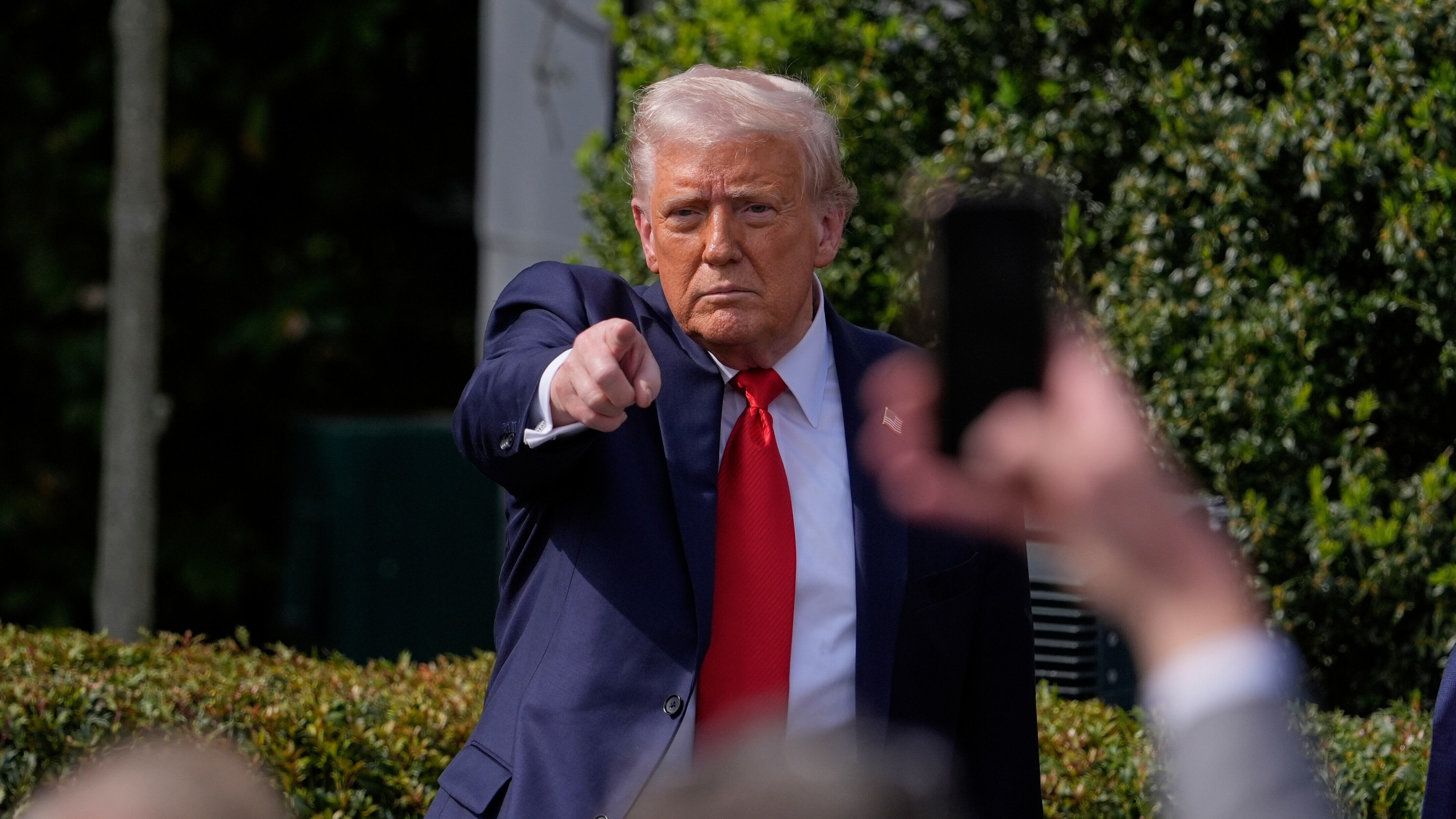 Schiaffo di Trump a Putin: "L'8 maggio sarà il Giorno della vittoria contro il nazismo"