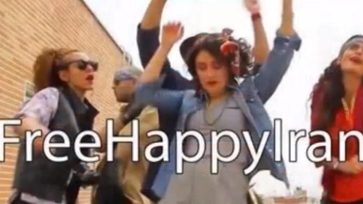 Ragazze ballano "Happy" senza velo Il regime di Teheran le mette in galera