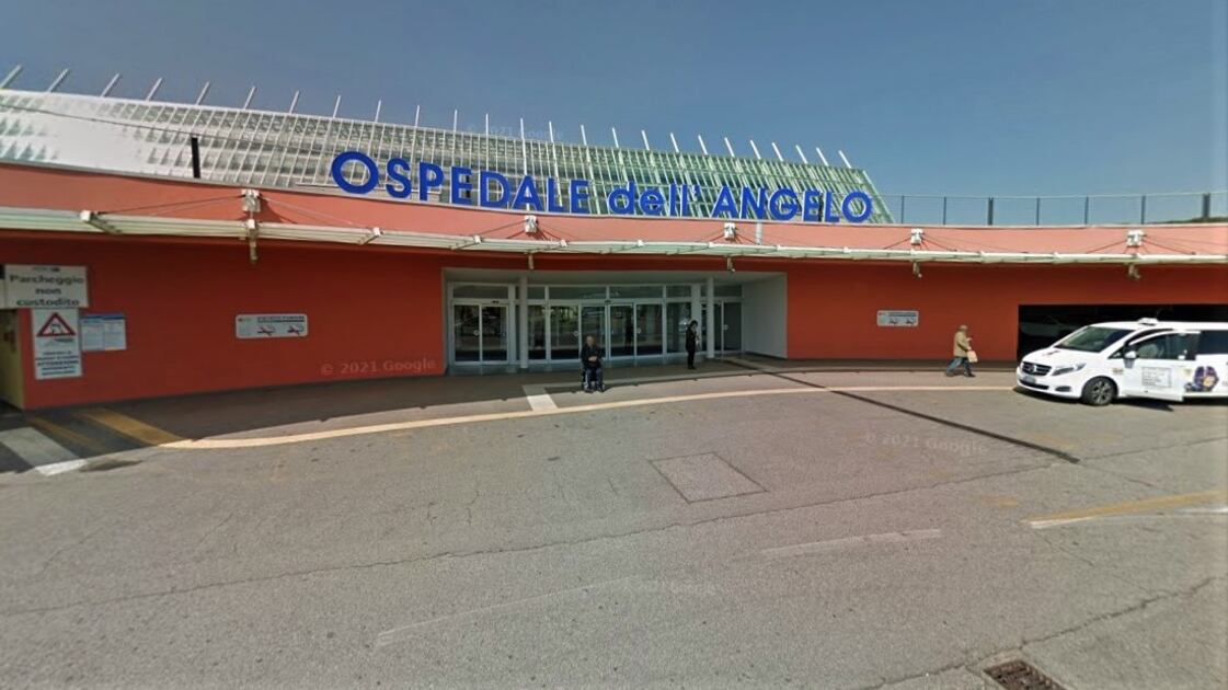 Vuole costringere la ex a fare sesso con lui: lei lo evira