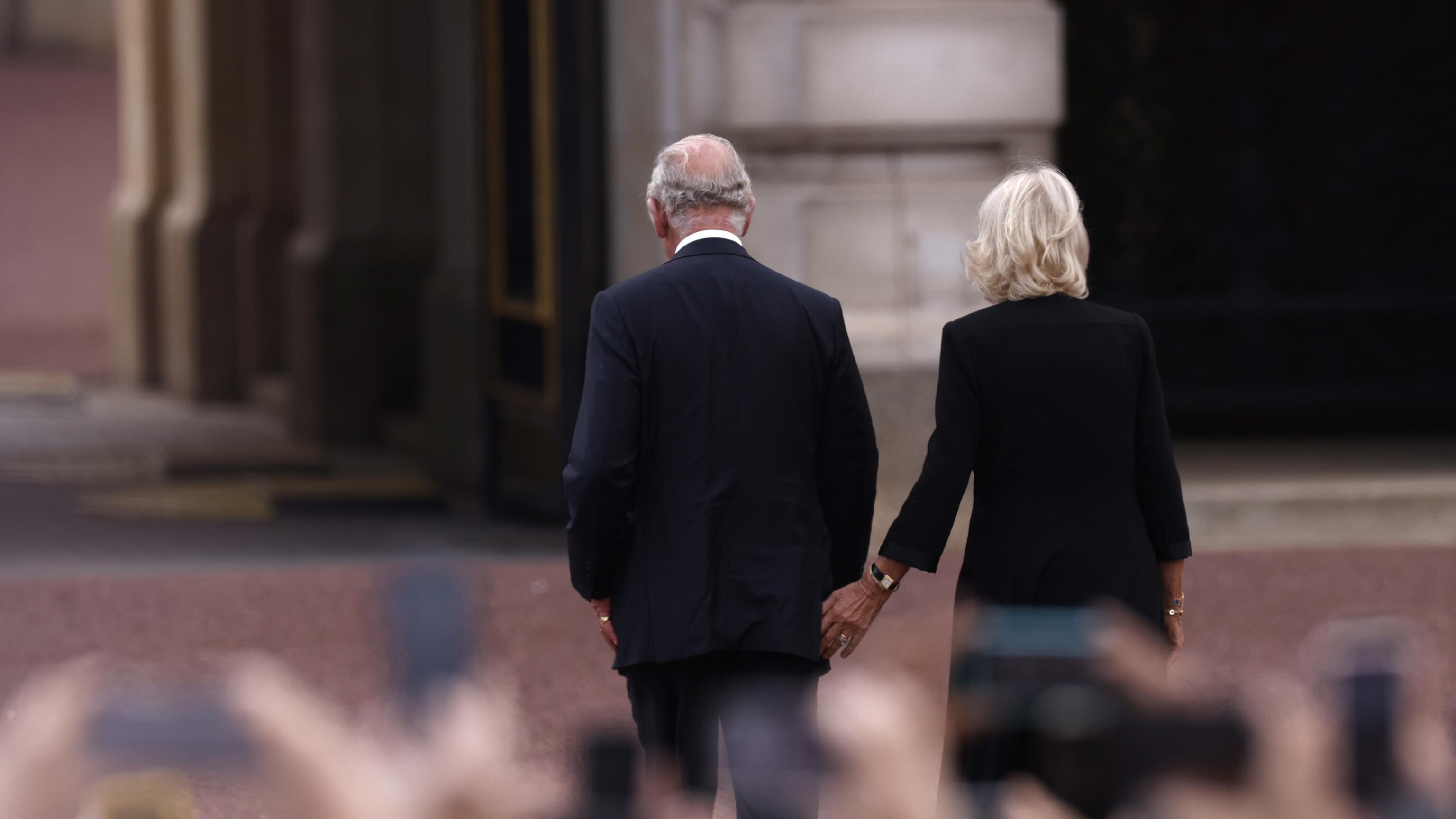Il grazie alla madre, Harry e Meghan, l'amore per Camilla: il discorso di Carlo III