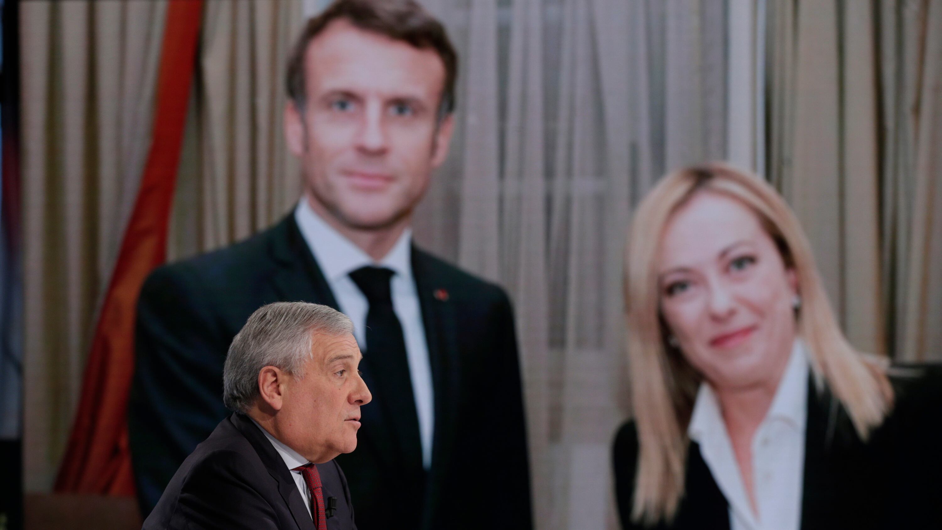 Soldati in Ucraina, il no dell'Italia. Tajani: "Si rischia la terza guerra mondiale"
