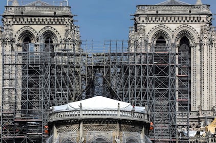 Ricostruzione Notre Dame, versato solo il 9% delle donazioni promesse
