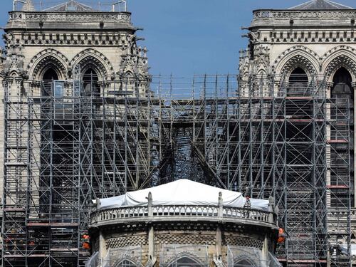 Ricostruzione Notre Dame, versato solo il 9% delle donazioni promesse