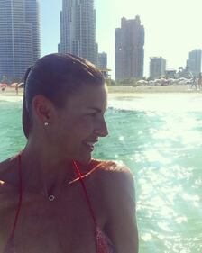 Martina Colombari, topless a Ibiza 30
