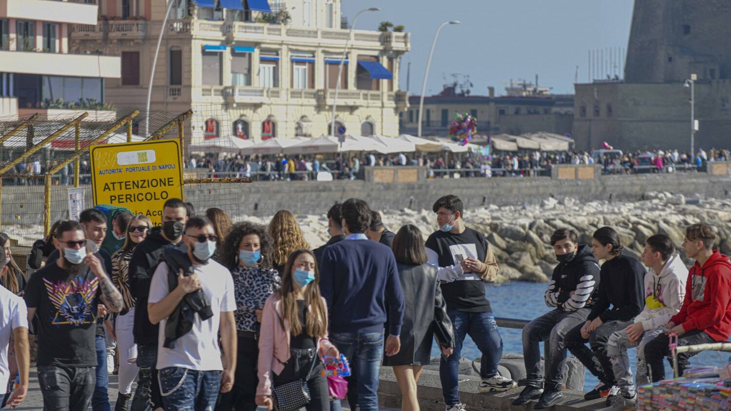 Maghi e camorra. In che mani siamo