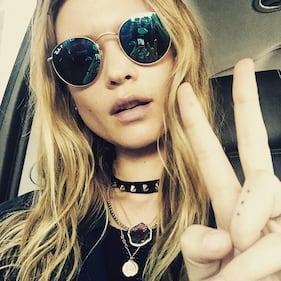 Behati Prinsloo: gli scatti hot che fanno impazzire Adam Levine 16