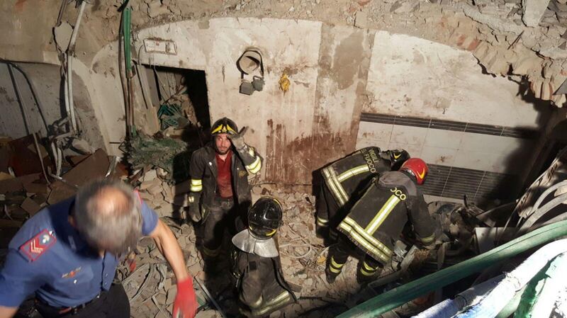 Bologna, esplosione in centro: sventrato un ristorante giapponese 8