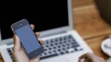 Pensa di ritirare un pacco di soldi. Invece trova uno studio legale