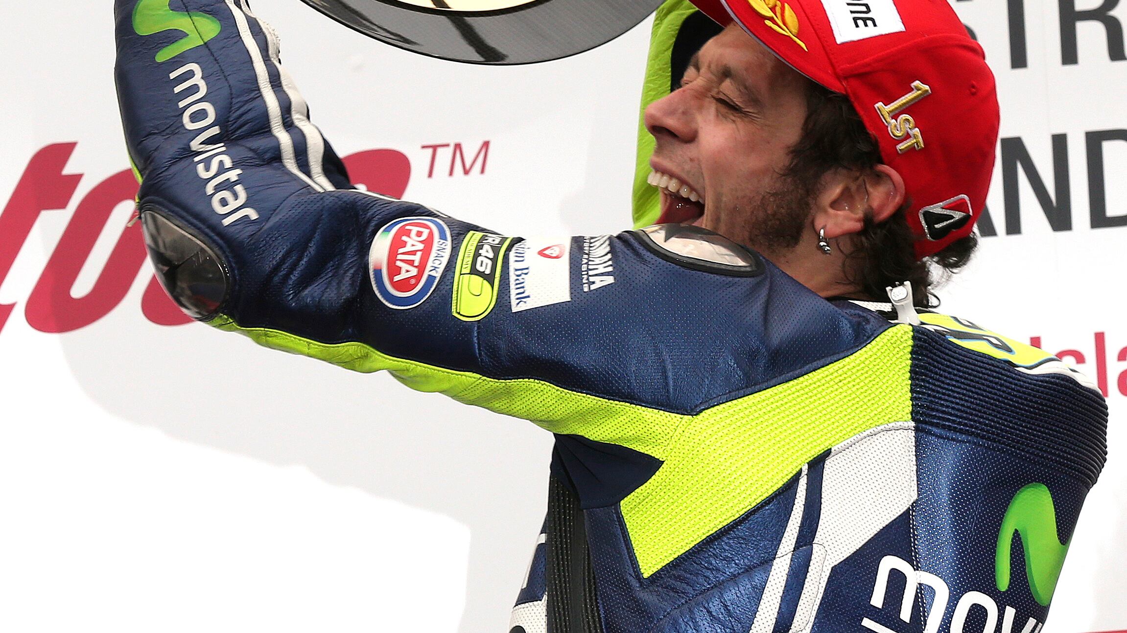 MotoGp Rossi conquista l'Australia, cade Marquez