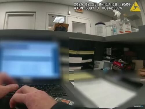 "È stato lui a sbattere la testa contro la cella". I nuovi video sul caso Falcinelli