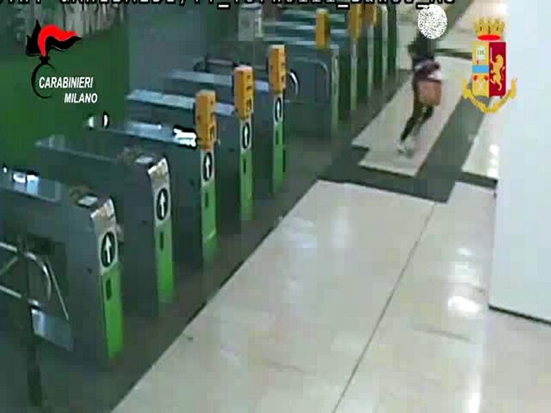 Milano, immigrato molesta una 25enne 6