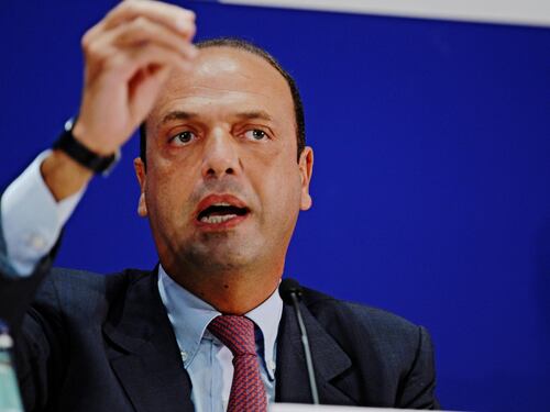 Alfano: "In Lombardia non si vota a dicembre"